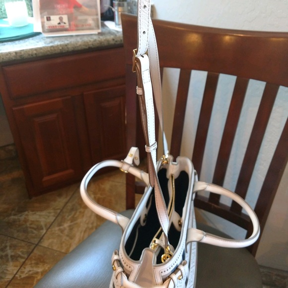 Authentic Burberry purse and wallet. NEVER USED - Picture 4 of 4